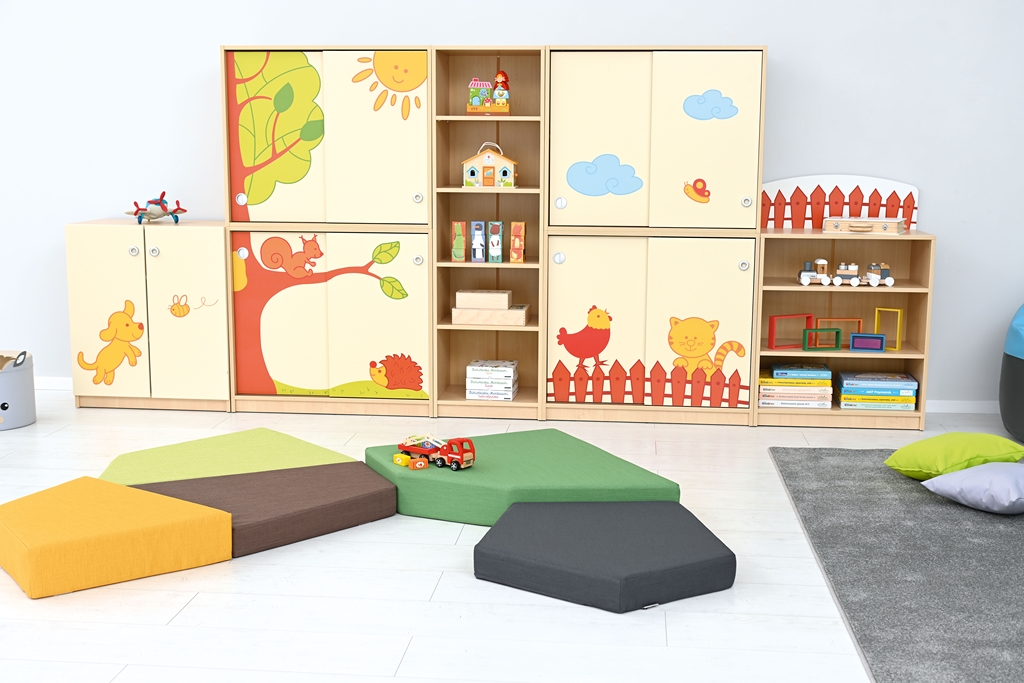 Szekrénysor, mesés állatvilág