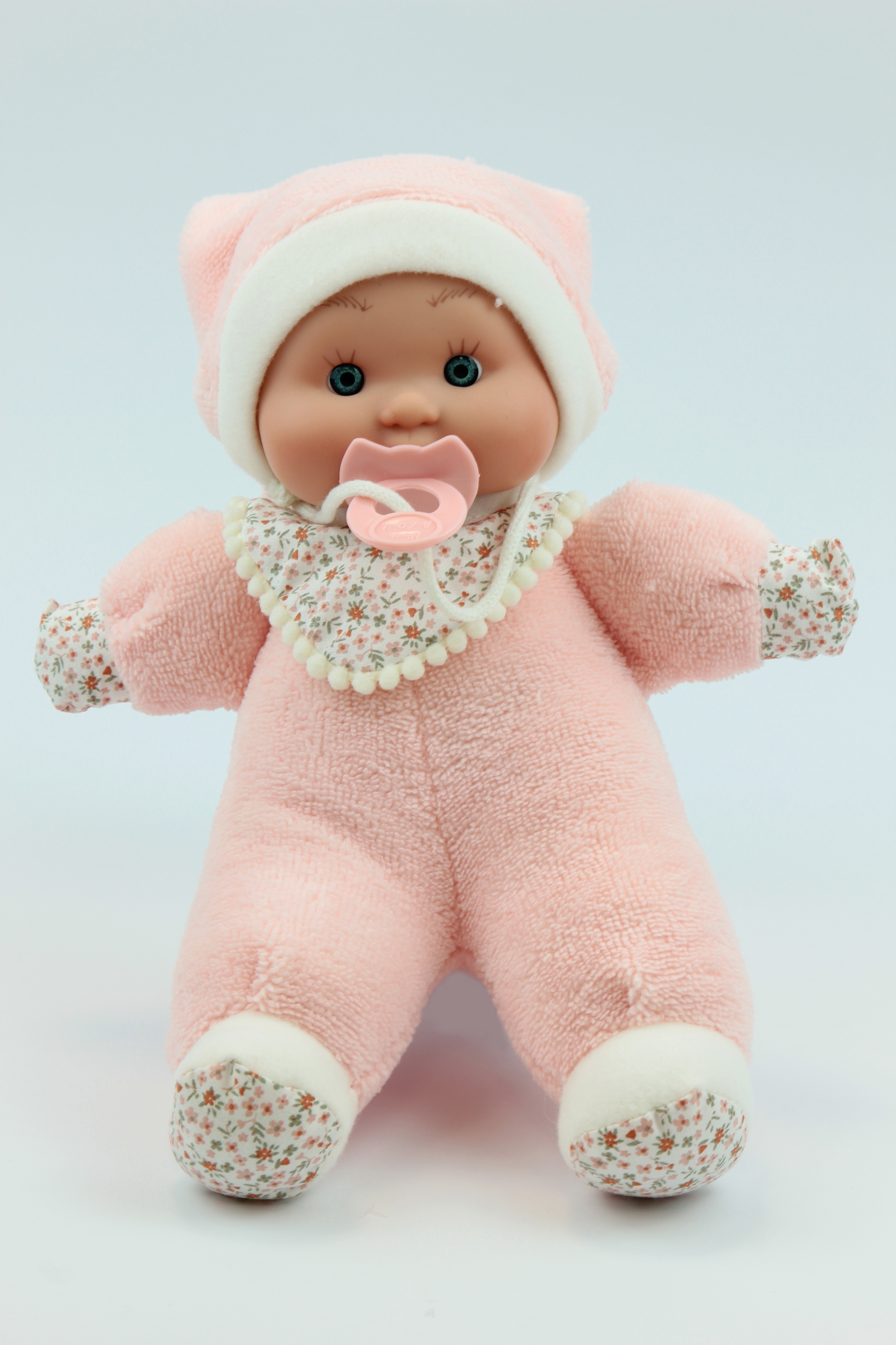 Gyömi baba - rózsaszín ruhában, 26 cm 24 hó+