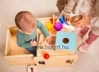 Ádám Montessori kisasztal székkel